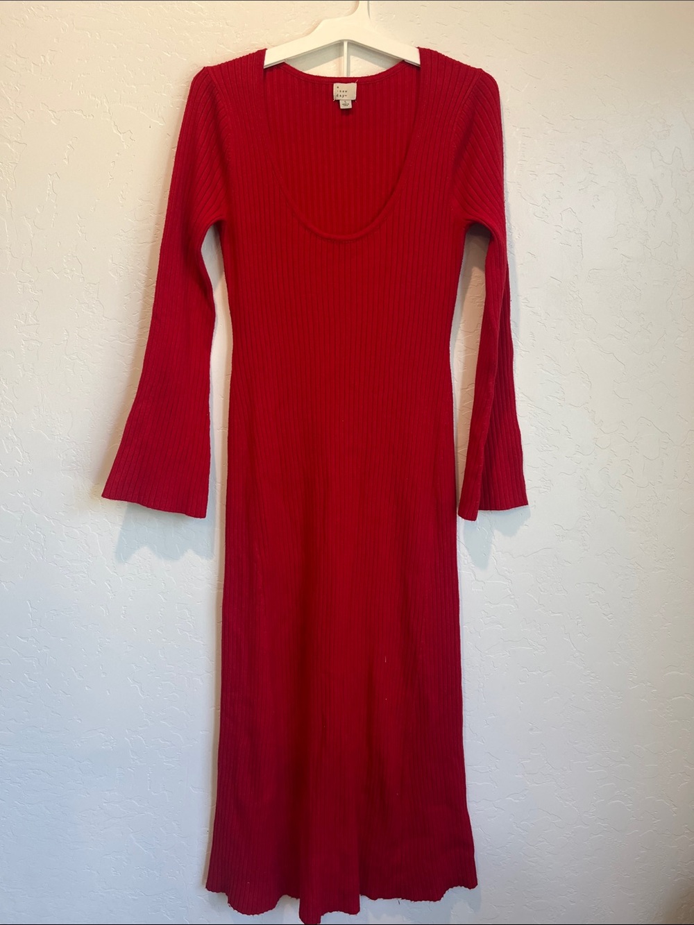 Ribbed Scoop Neck Long Sleeve Dress — Red